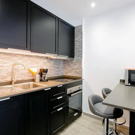 Conypra Modern And Renovated With Terrace Wifi *